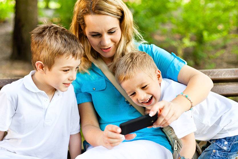 tips mengajari anak memakai tablet