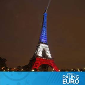 warna Menara Eiffel berubah