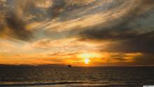 Surabaya North Quay, Sunset Romantis di Atas Kapal