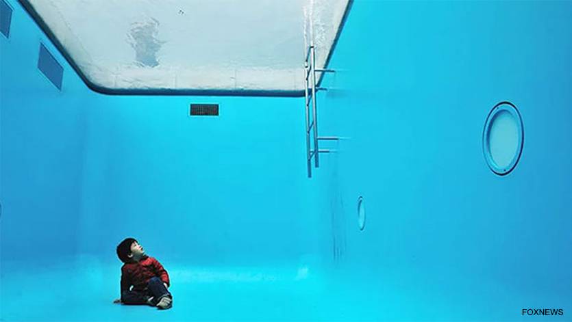 kolam renang palsu